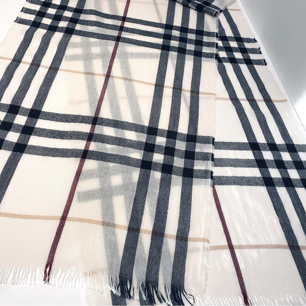 BURBERRY CHECK FRINGE LIGHTWEIGHT WRAP / SCARF. - Picture 8 of 13